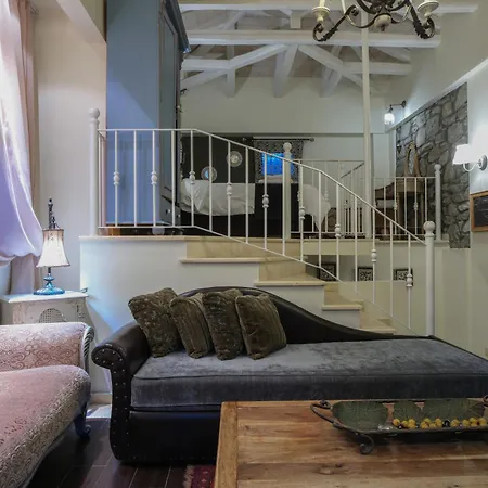 Pindos Aparthotel 4*